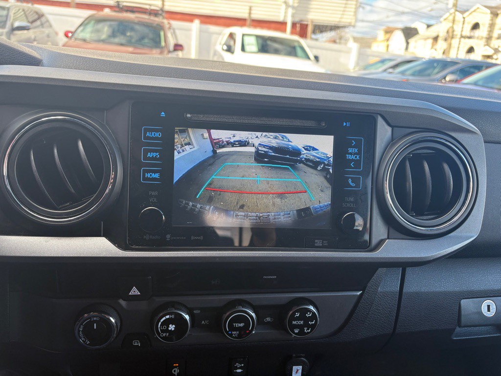 2017 Toyota Tacoma Image 26