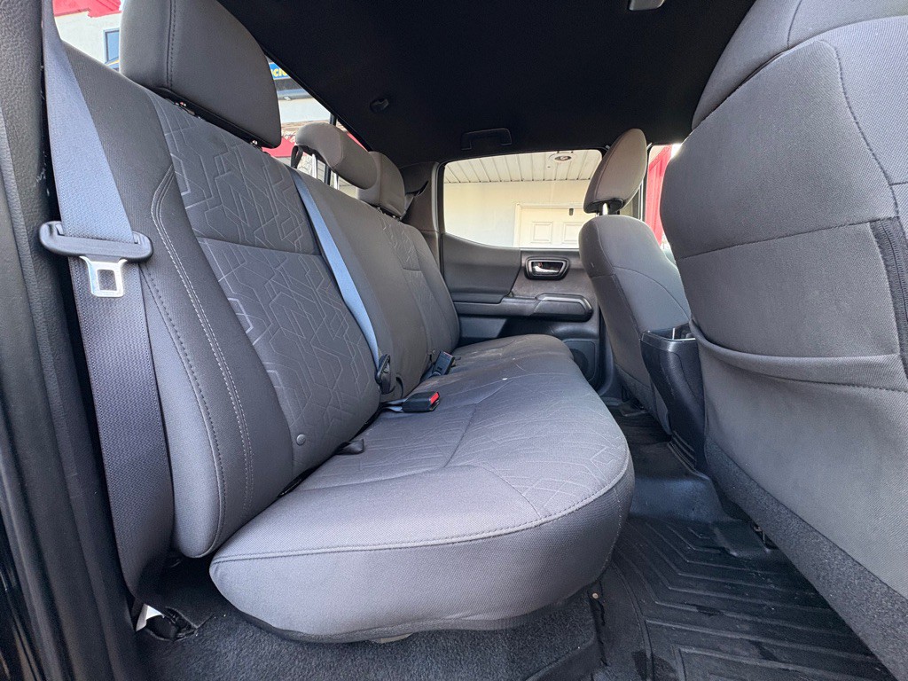 2017 Toyota Tacoma Image 30