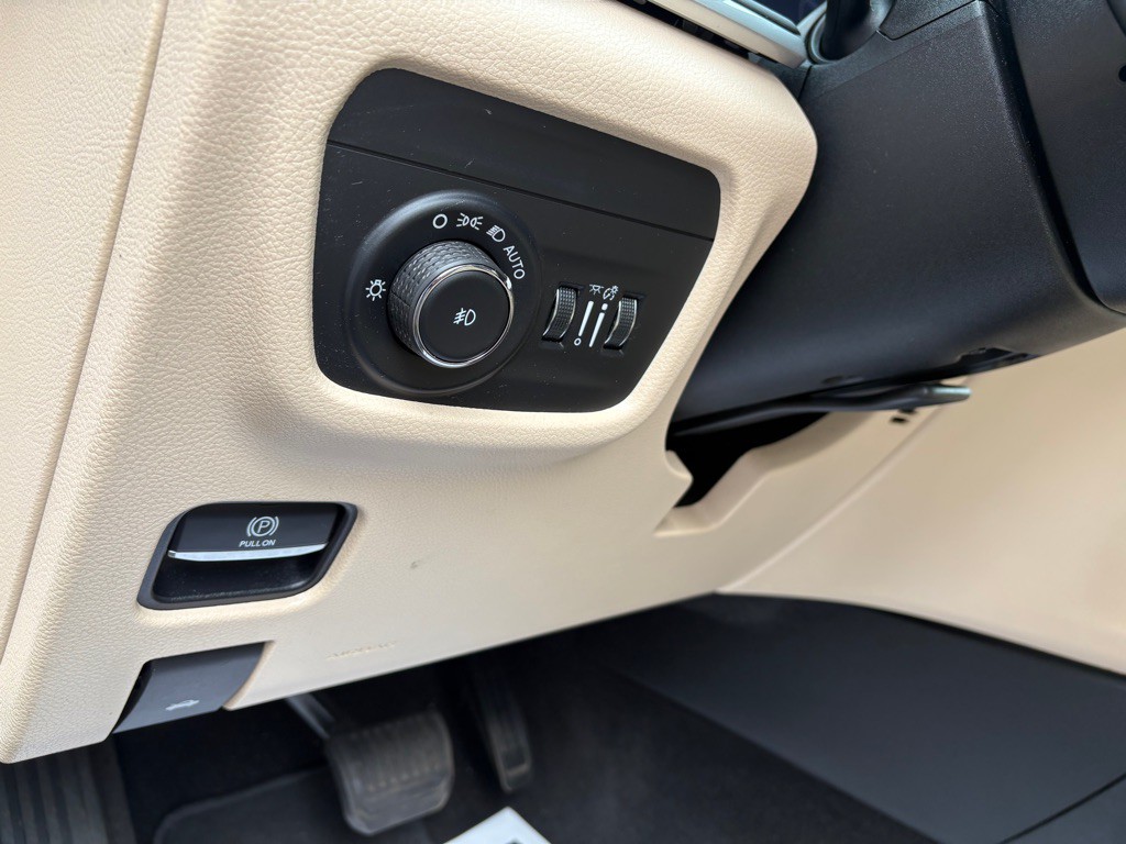 2021 Jeep Grand Cherokee Image 17