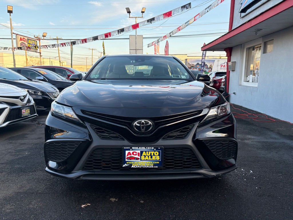 2022 Toyota Camry Image 2