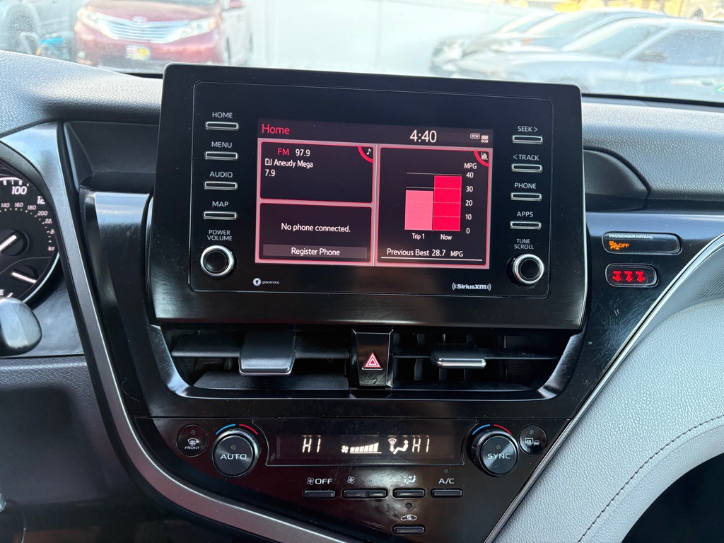 2022 Toyota Camry Image 19