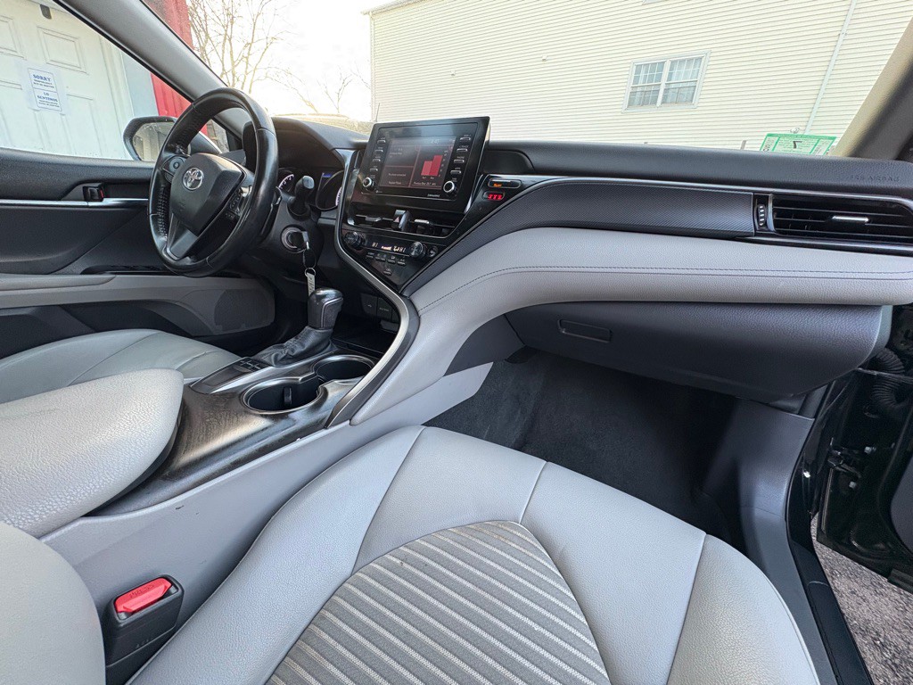 2022 Toyota Camry Image 25