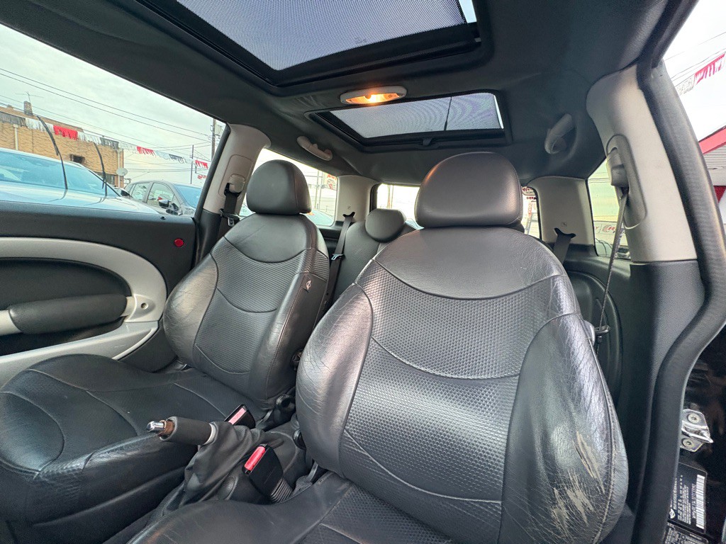 2002 MINI Cooper Image 12