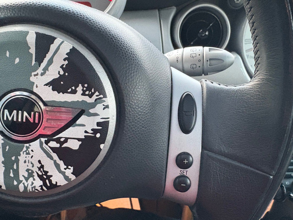 2002 MINI Cooper Image 16