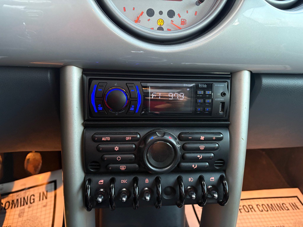 2002 MINI Cooper Image 18