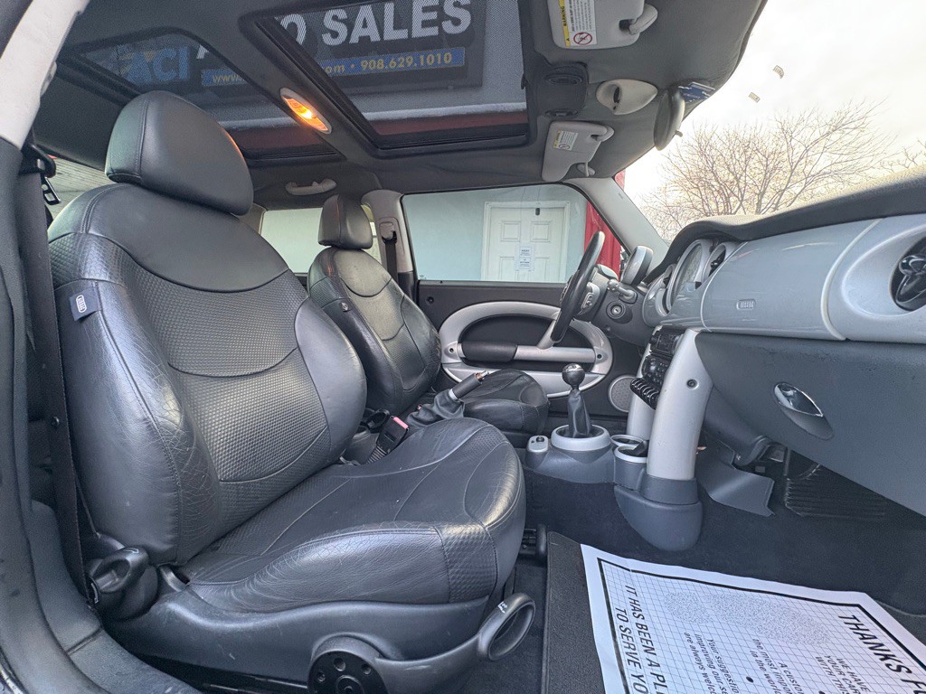 2002 MINI Cooper Image 24