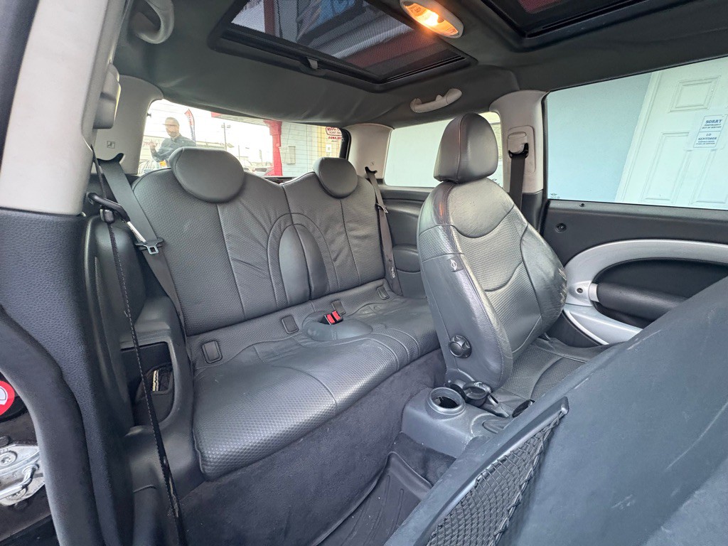 2002 MINI Cooper Image 26