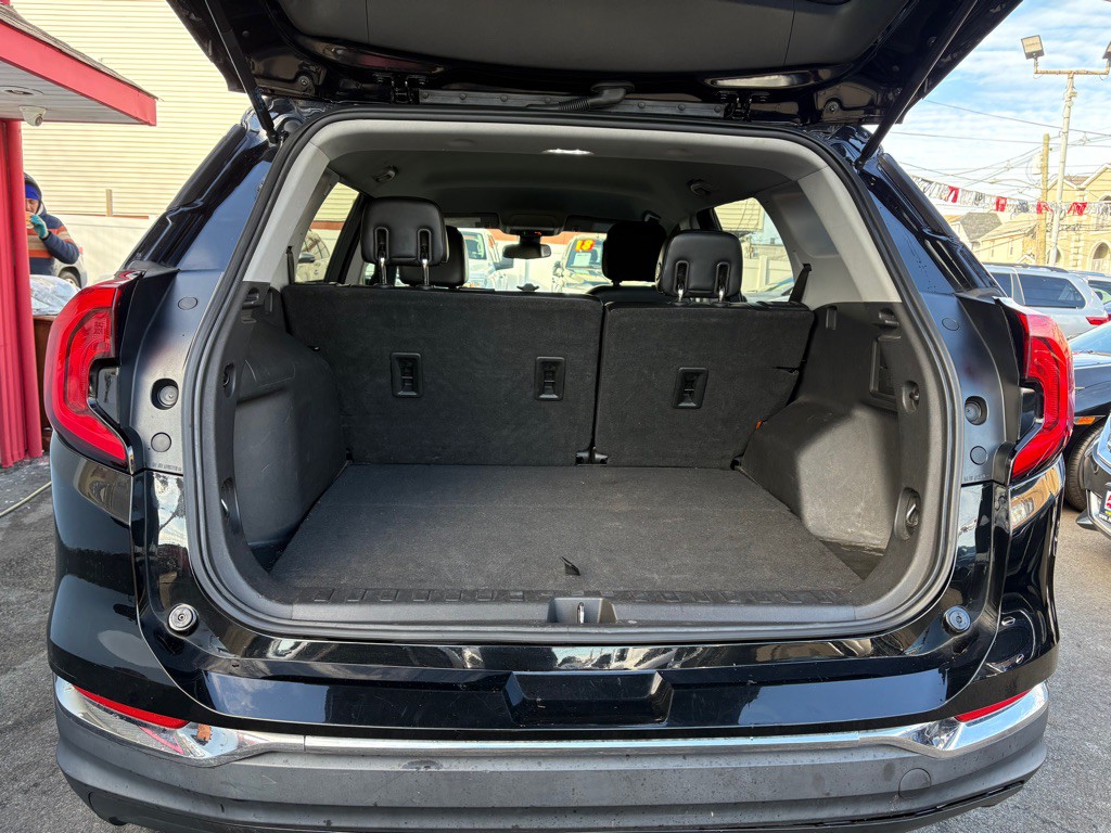 2020 GMC Terrain Image 32