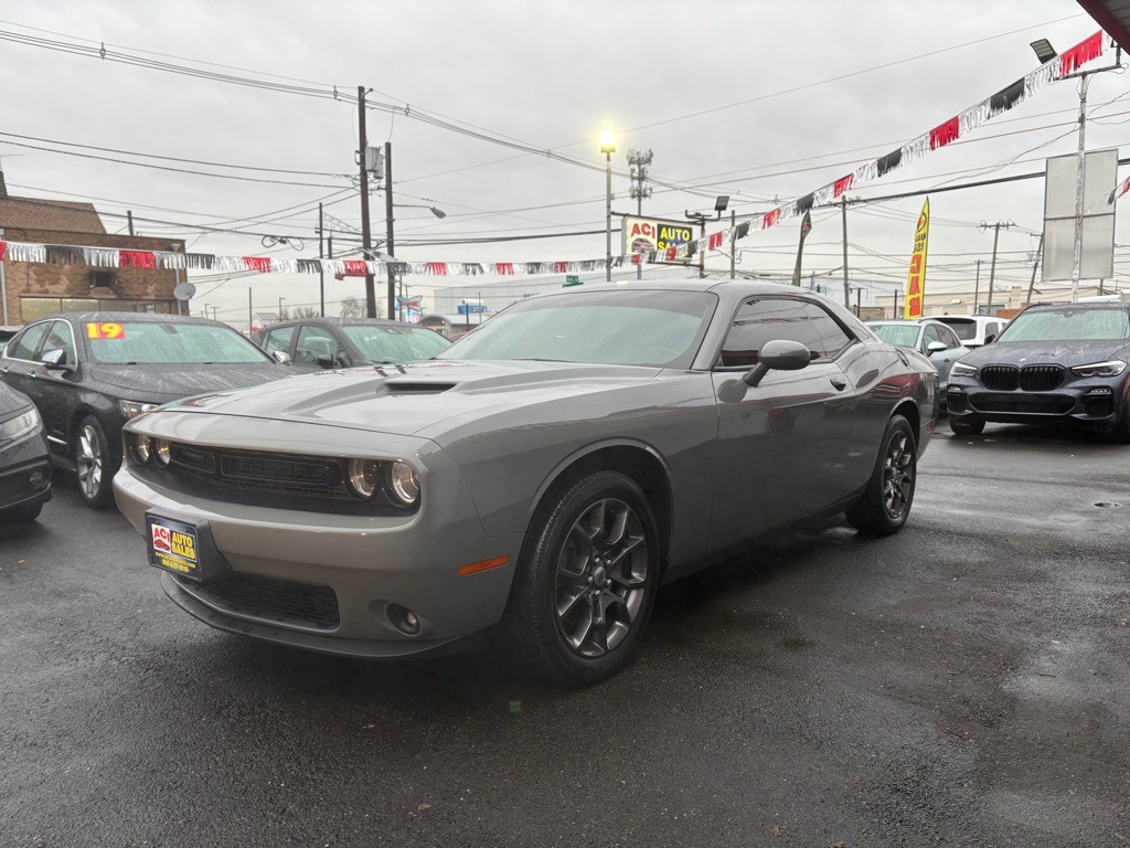 2018 Dodge Challenger Image 3