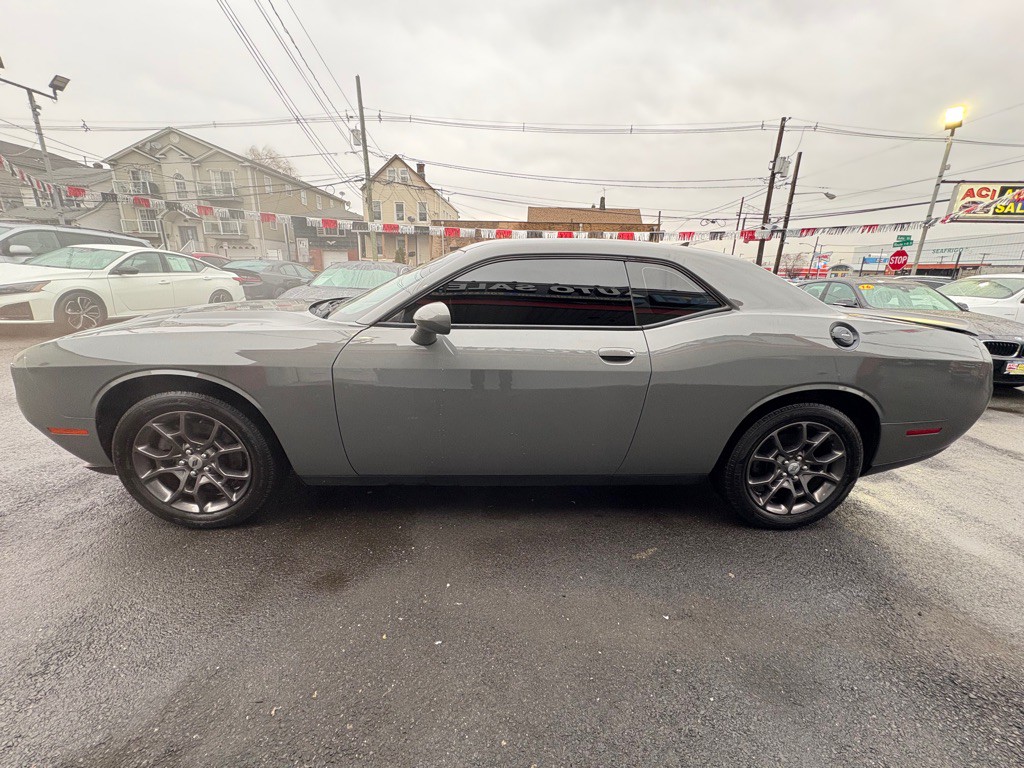 2018 Dodge Challenger Image 4