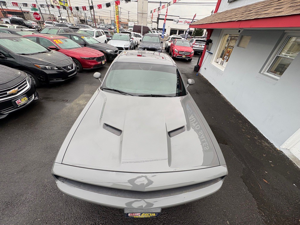 2018 Dodge Challenger Image 9
