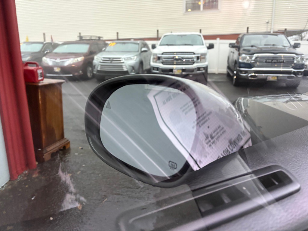 2018 Dodge Challenger Image 11