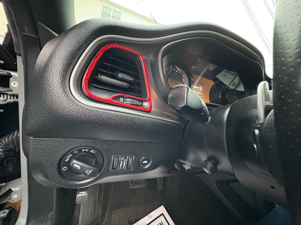 2018 Dodge Challenger Image 16