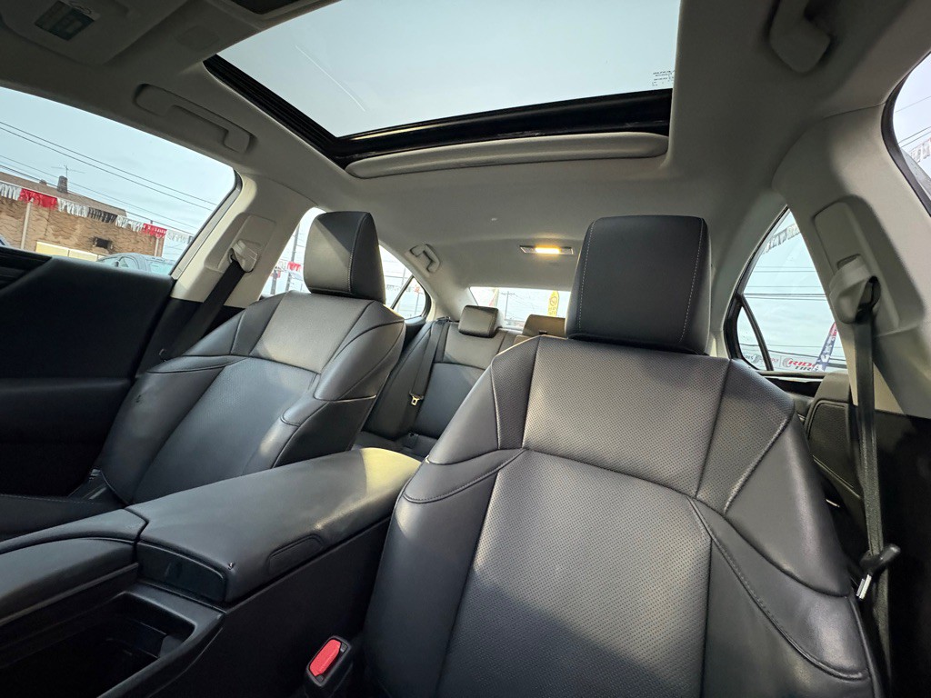 2020 Lexus ES Image 12