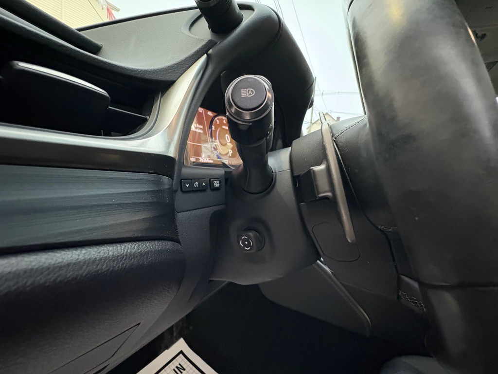 2020 Lexus ES Image 13