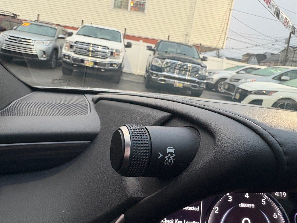 2020 Lexus ES Image 19