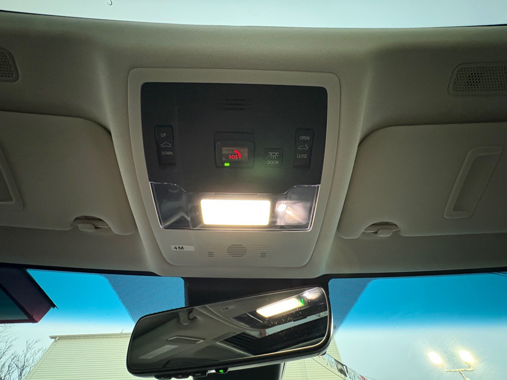 2020 Lexus ES Image 26