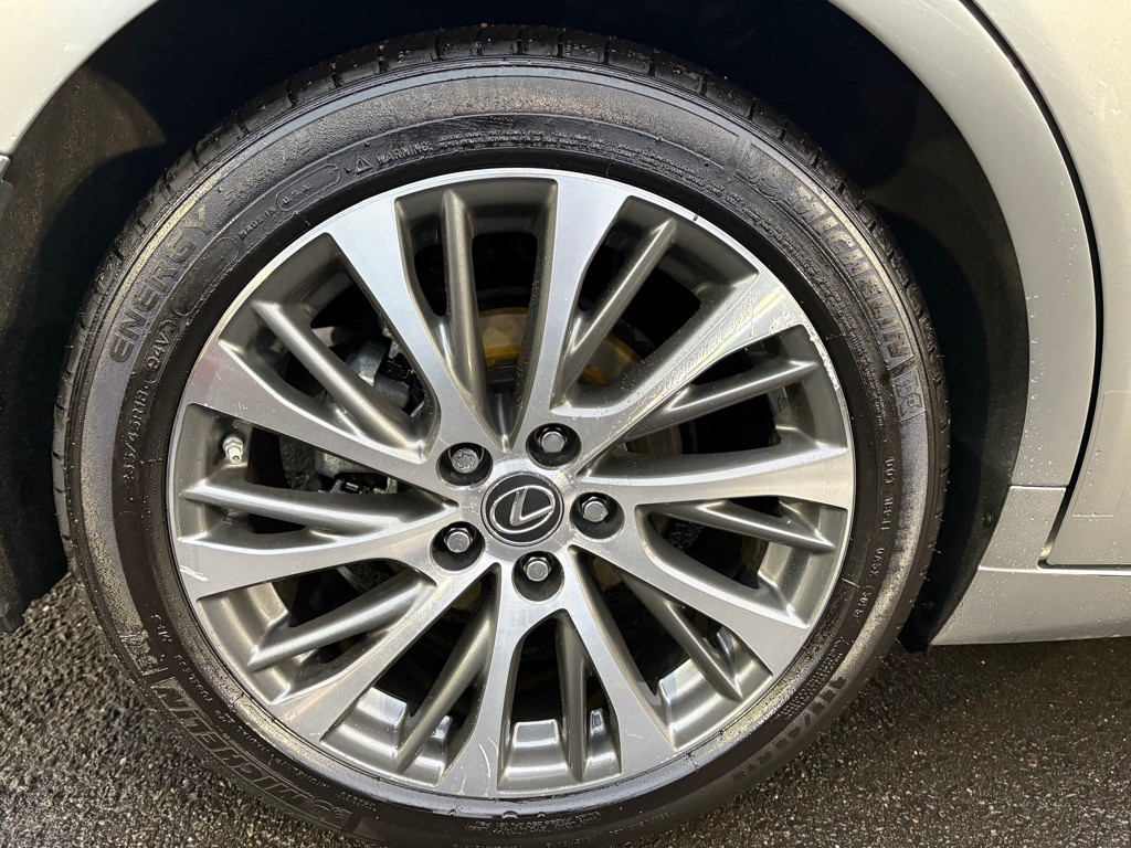 2020 Lexus ES Image 37