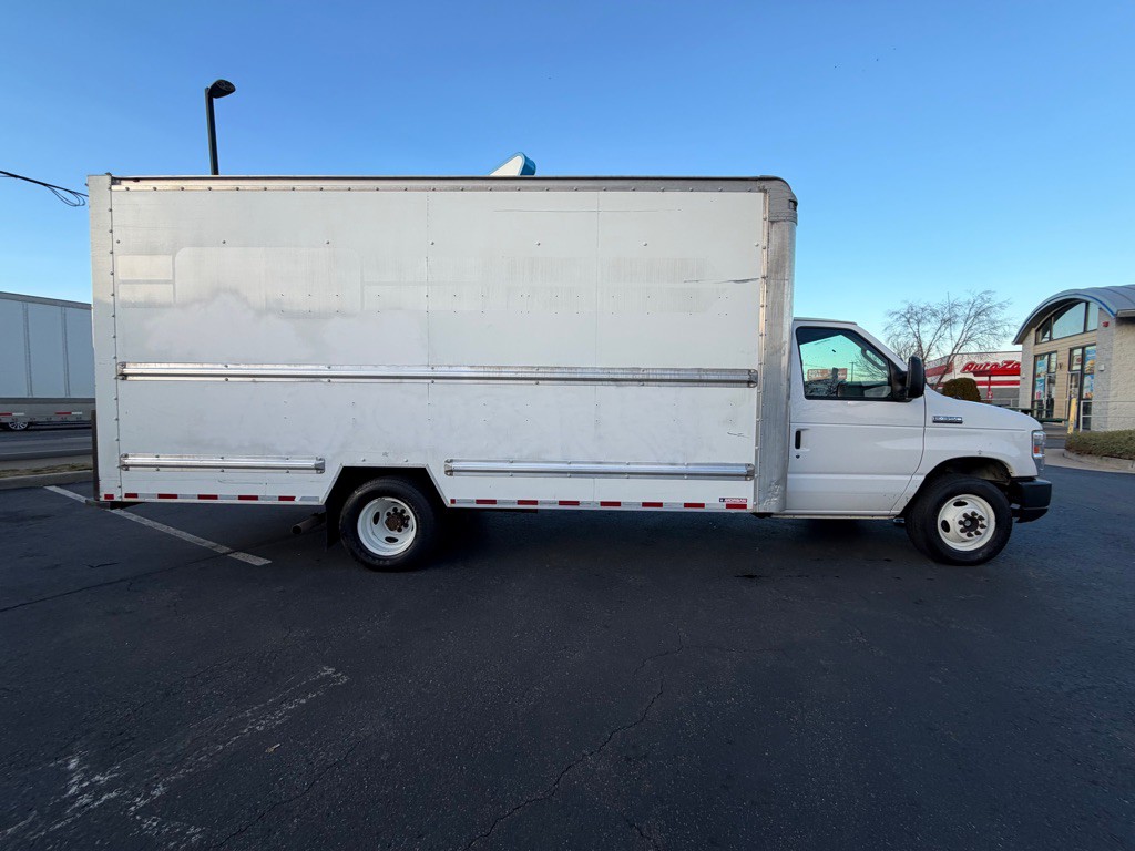 2018 Ford Econoline Image 8