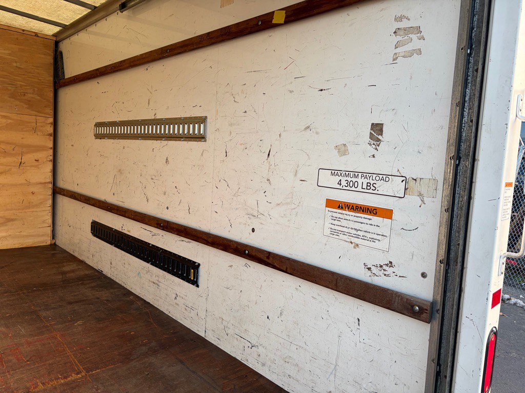 2018 Ford Econoline Image 16