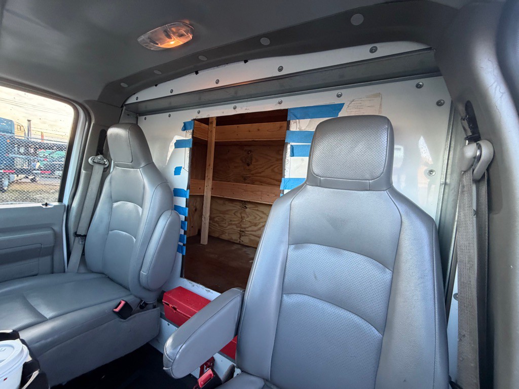 2018 Ford Econoline Image 20