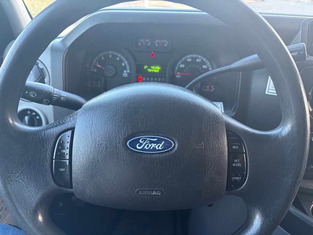 2018 Ford Econoline Image 25