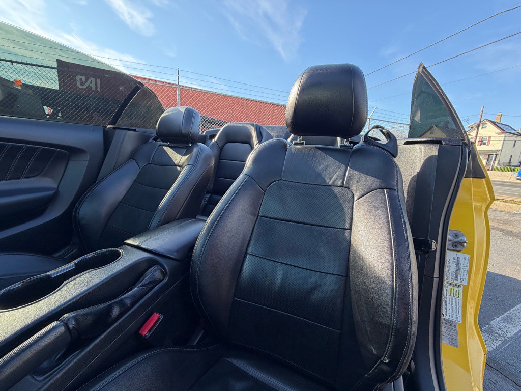 2016 Ford Mustang Image 12