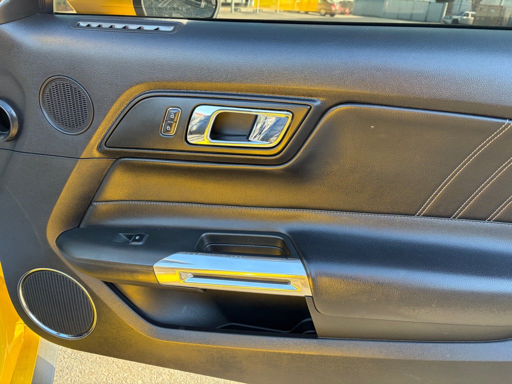 2016 Ford Mustang Image 25