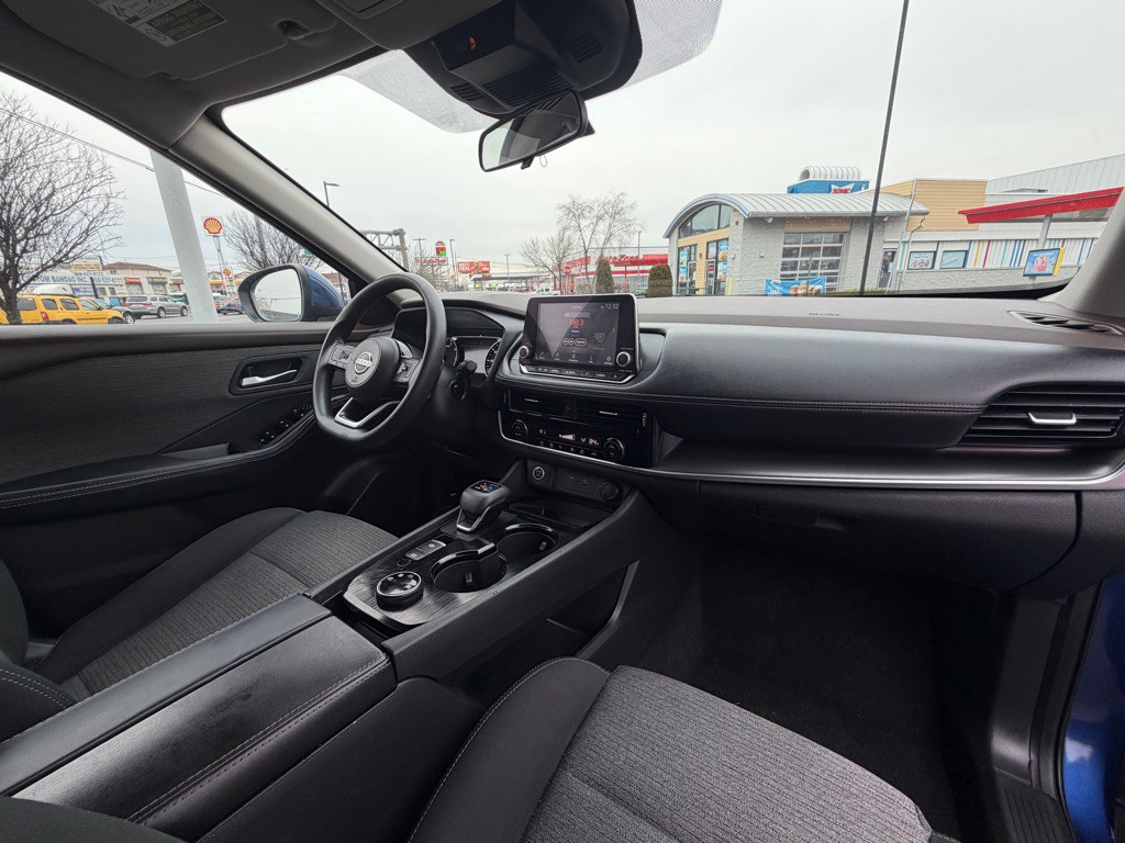 2022 Nissan Rogue Image 32