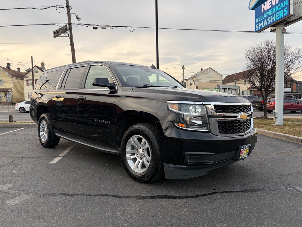 2018 Chevrolet Suburban Image 1