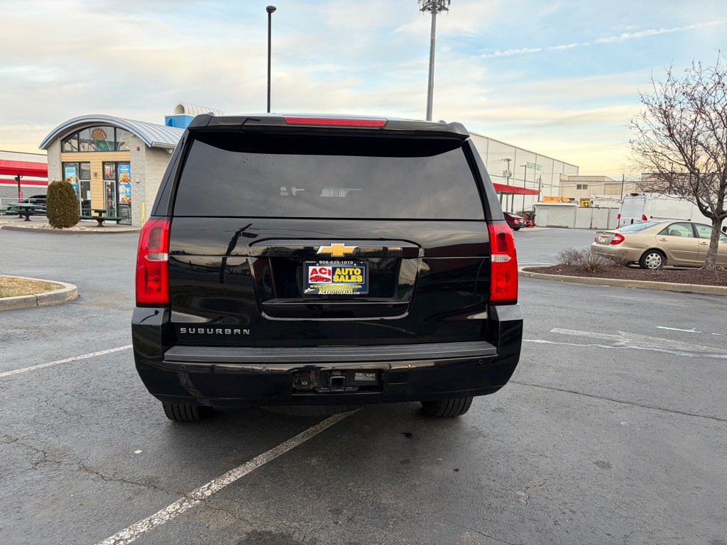 2018 Chevrolet Suburban Image 6