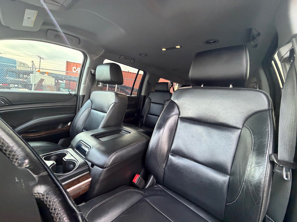 2018 Chevrolet Suburban Image 13