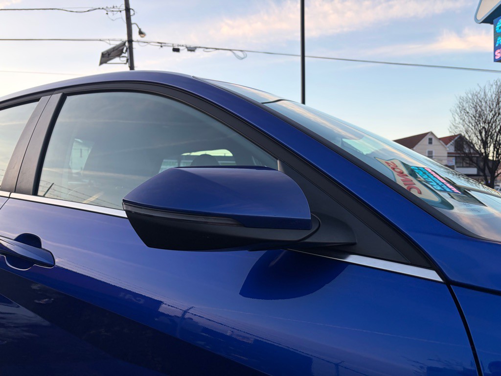 2025 Hyundai Elantra Image 9