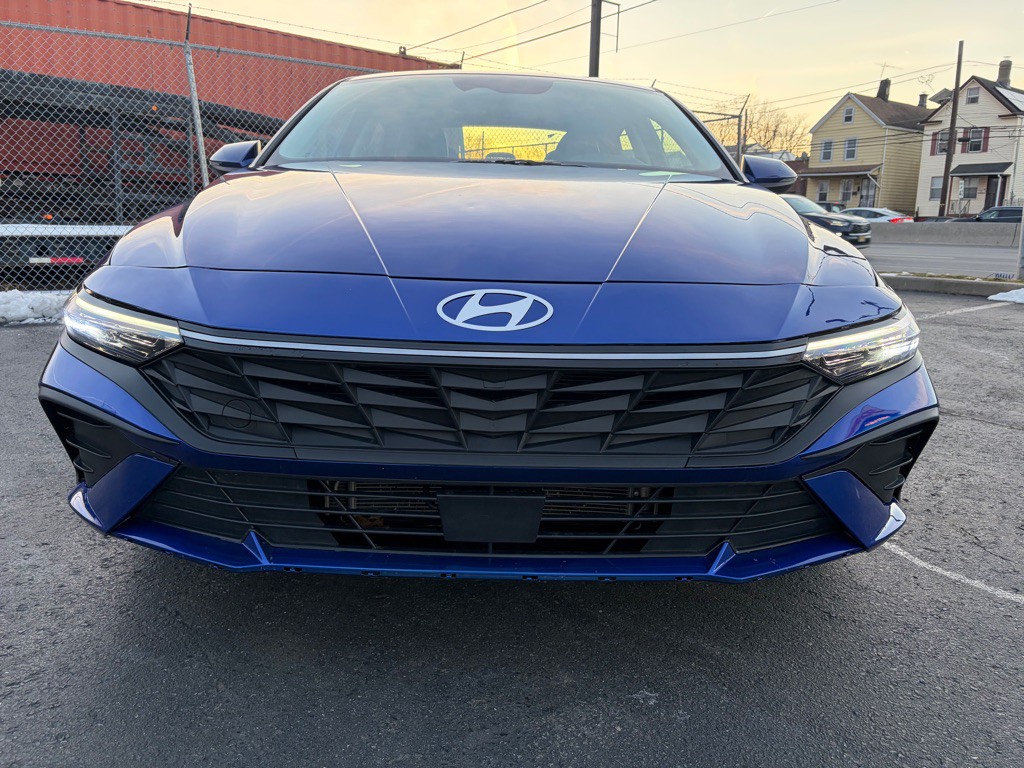 2025 Hyundai Elantra Image 10