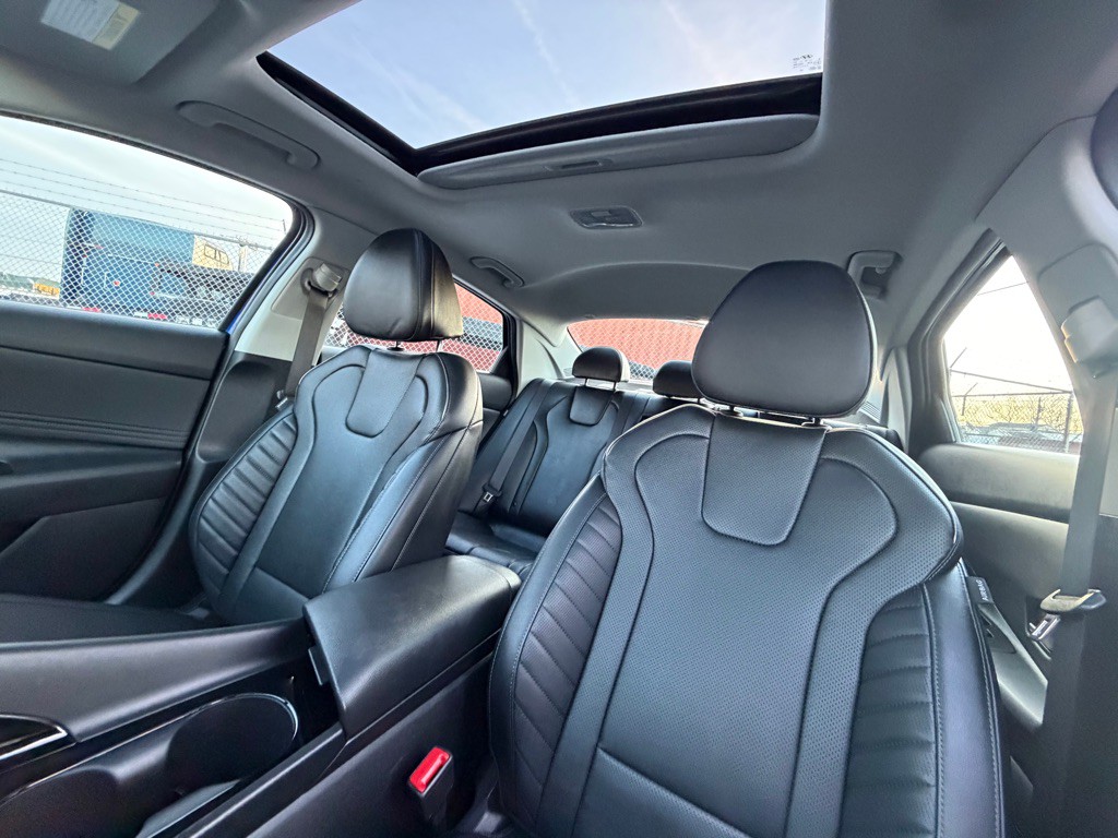 2025 Hyundai Elantra Image 14