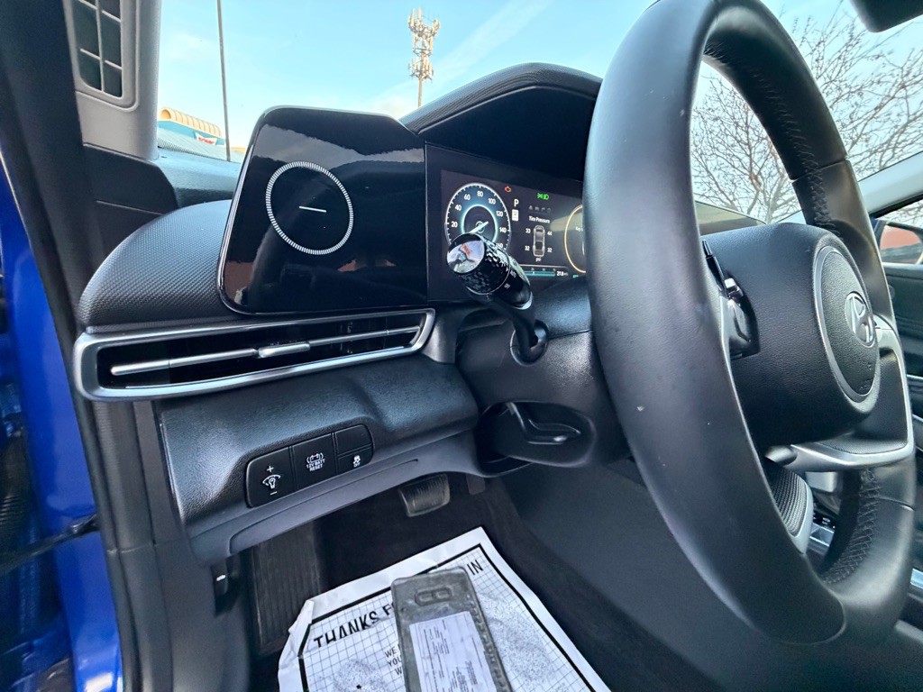 2025 Hyundai Elantra Image 15