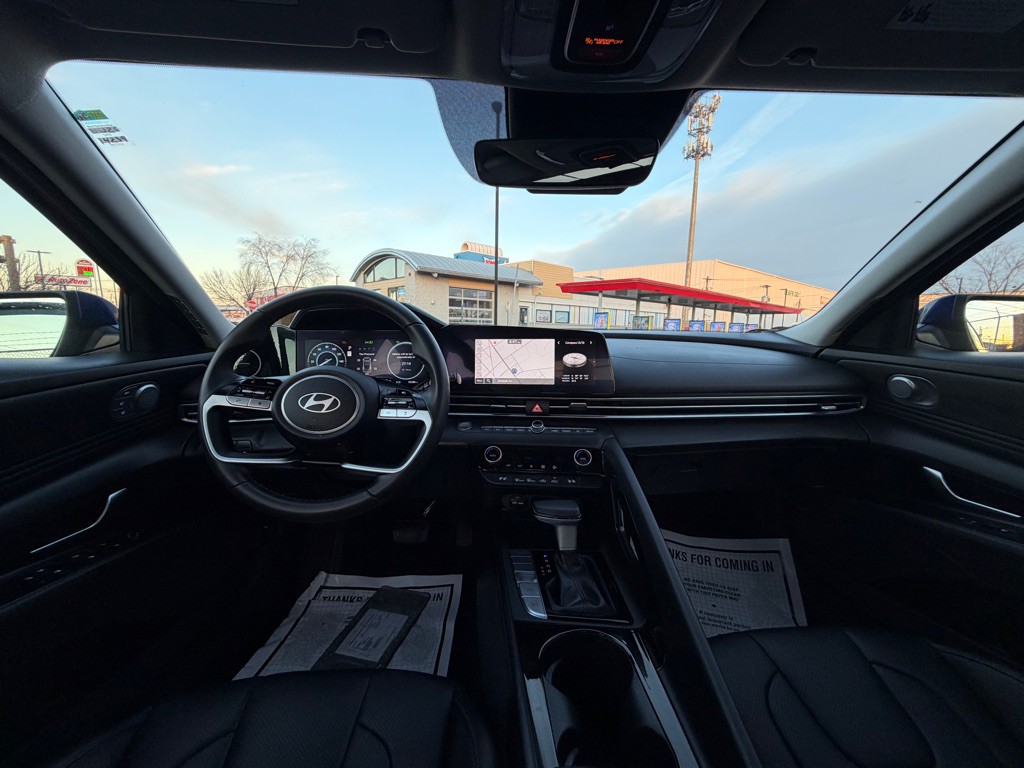2025 Hyundai Elantra Image 16