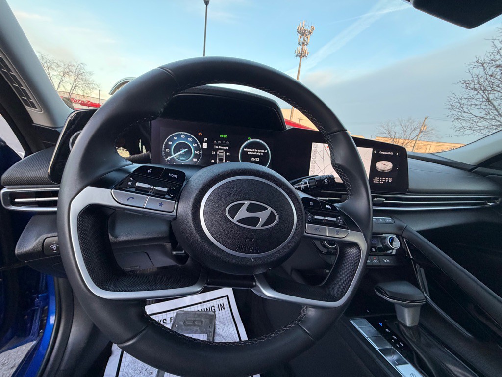 2025 Hyundai Elantra Image 17