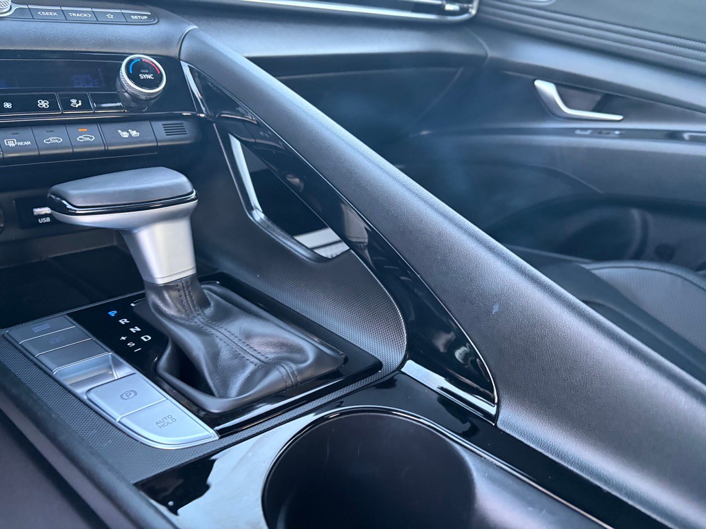 2025 Hyundai Elantra Image 26