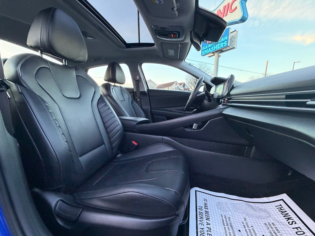 2025 Hyundai Elantra Image 30