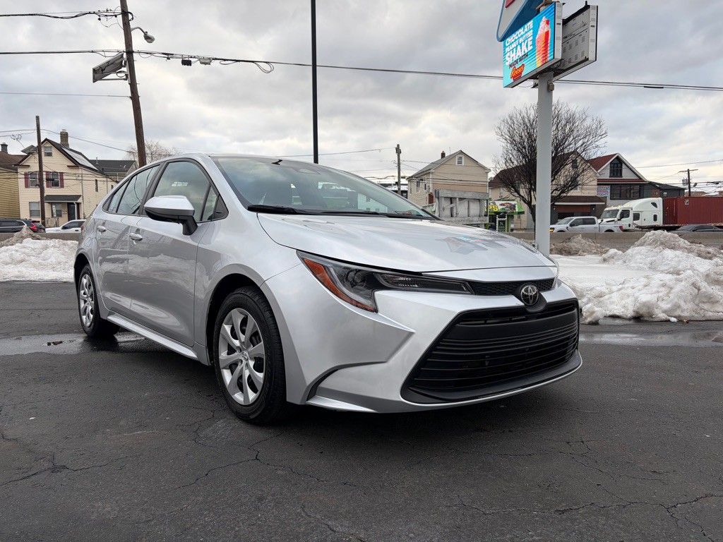 2023 Toyota Corolla Image 1