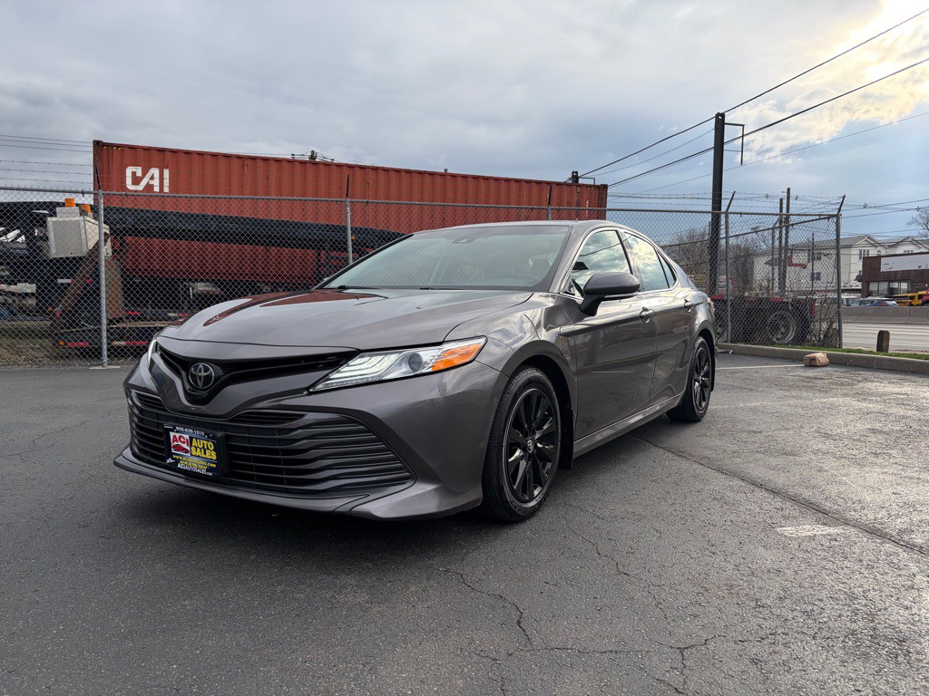 2019 Toyota Camry Image 3