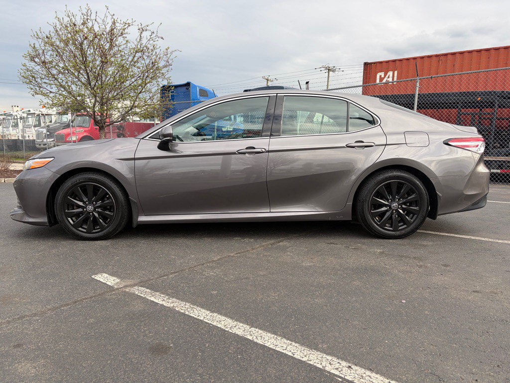2019 Toyota Camry Image 4