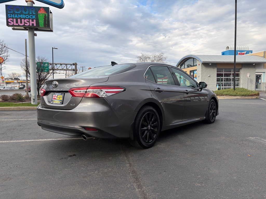 2019 Toyota Camry Image 7