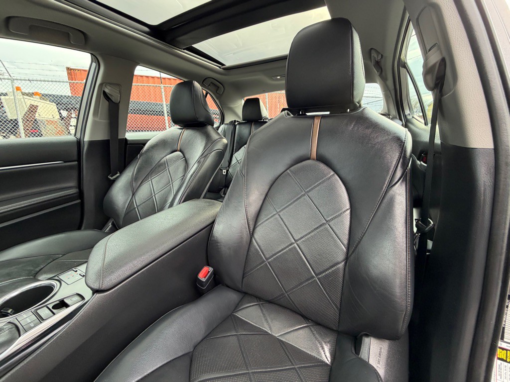 2019 Toyota Camry Image 14