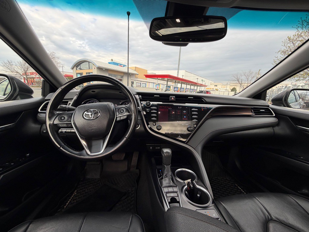 2019 Toyota Camry Image 15