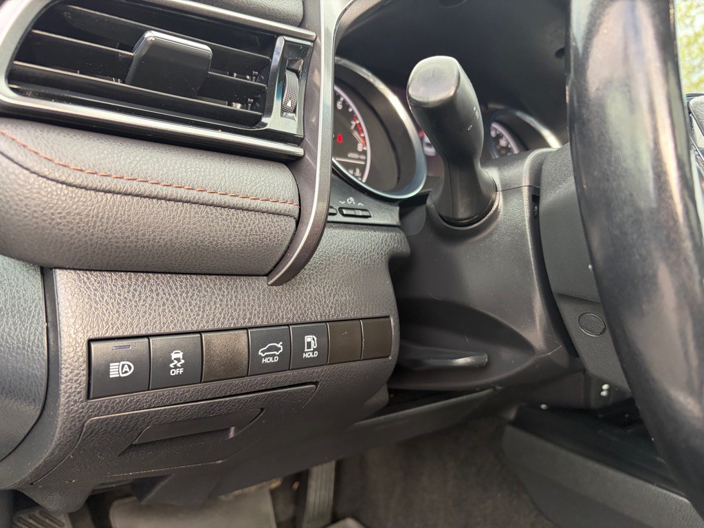 2019 Toyota Camry Image 17