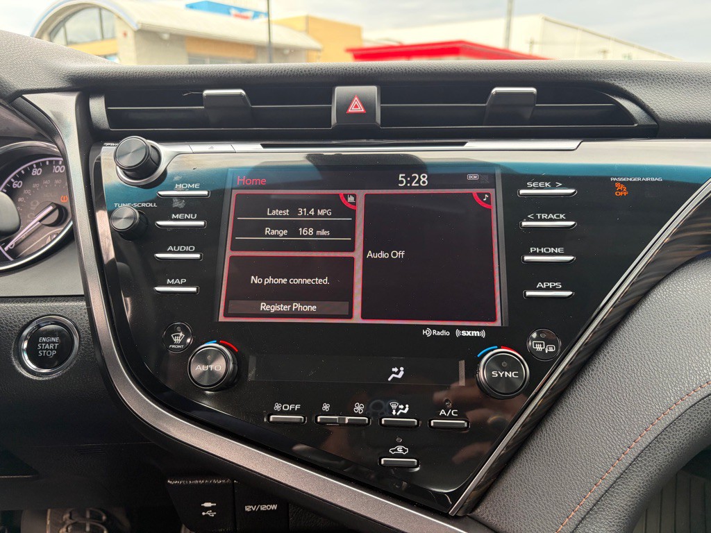 2019 Toyota Camry Image 19