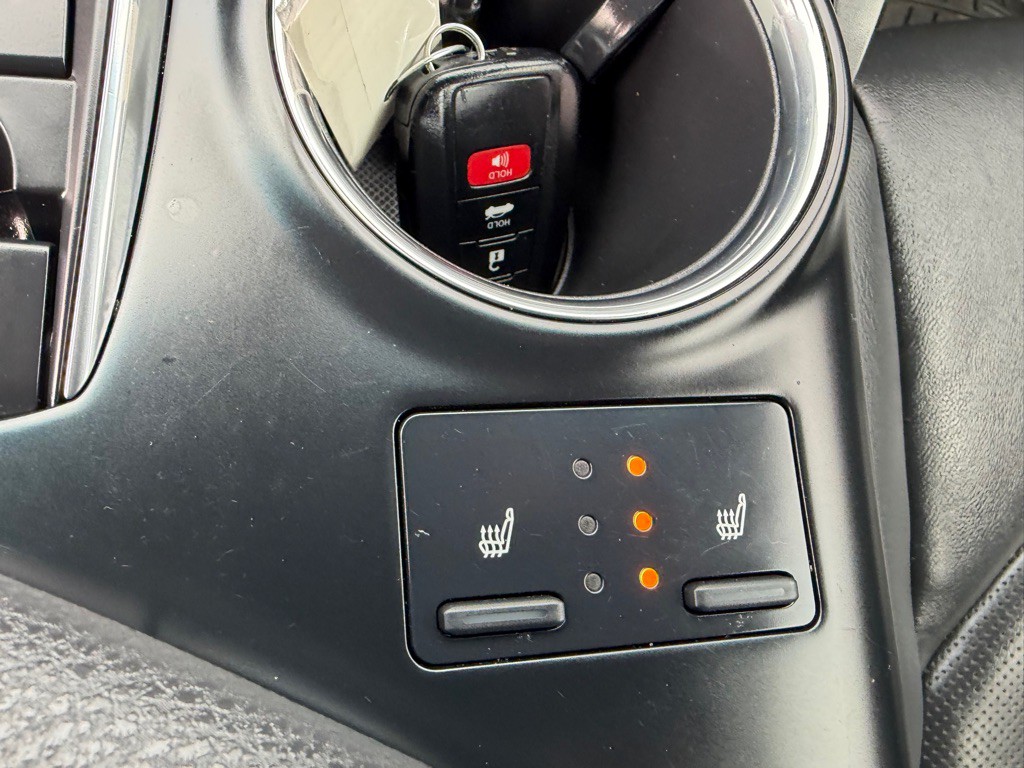 2019 Toyota Camry Image 25