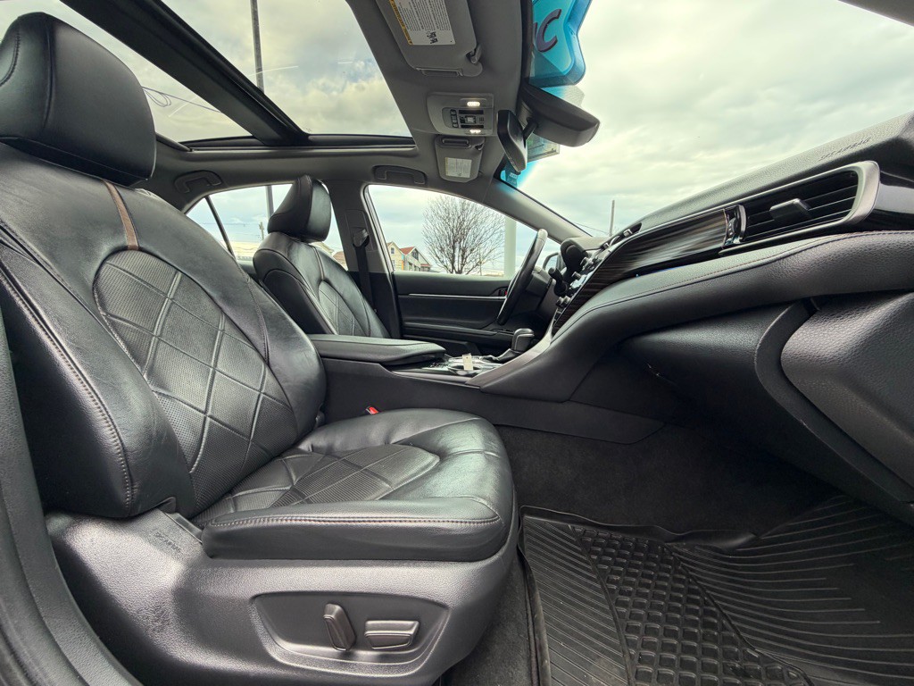 2019 Toyota Camry Image 28